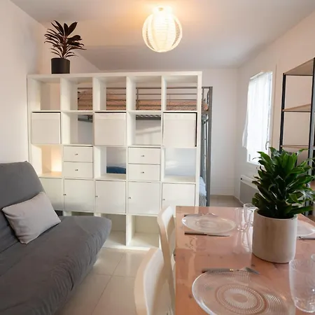 Apartment Vias-plage - Large T1 100m From The *